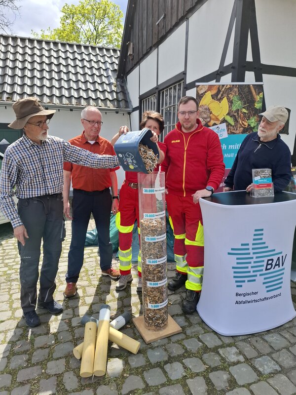 Bild vergr&ouml;&szlig;ern: M�llsammelaktion in Bergneustadt