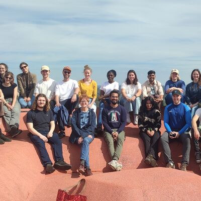 Bild vergr&ouml;&szlig;ern: Spring School Indien Gruppenbild